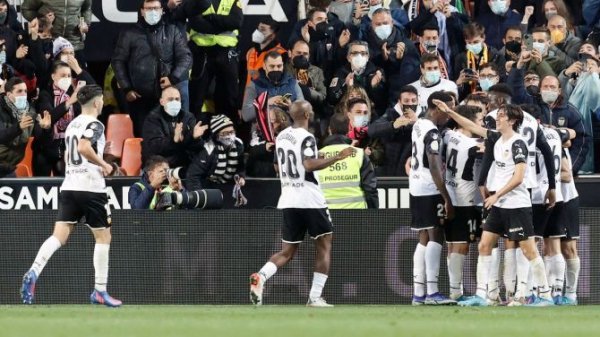 El Valencia, a semifinales de Copa tras doblegar a un combativo C&aacute;diz