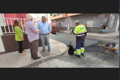 Puerto del Rosario: Avanzan las obras de reasfaltado y de mejora de las calles La Pesca, Juan Rej&oacute;n y Alfonso XIII del barrio de El Charco