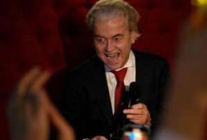 Art&iacute;culo de opini&oacute;n: 'A Europa le preocupa el auge del &ldquo;populismo&rdquo;, pero el verdadero espectro que acecha a la UE es la &ldquo;maidanizaci&oacute;n&rdquo;'