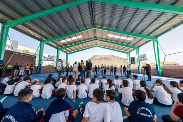 Gáldar inaugura la reforma integral de la cancha de Los Quintana financiada por el Plan de Cooperación del Cabildo