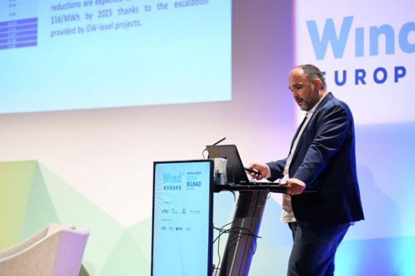 El Gobierno de Canarias presenta ante Europa su Estrategia de E&oacute;lica Marina