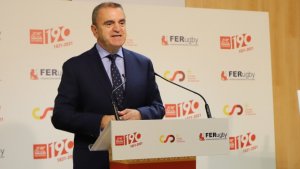 Franco pretende un imposible: una ley "para varias d&eacute;cadas" sin contar con el PP