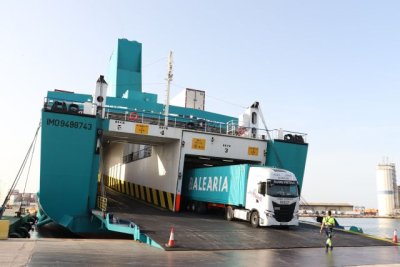 Baleària transporta más de 8,3 millones de metros lineales de mercancías y reduce un 12% las emisiones por unidad de carga