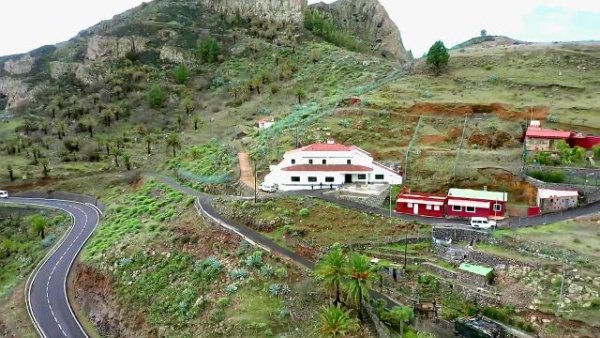 La Gomera: El Ayuntamiento de San Sebastián dota de mobiliario el Albergue de Vegaipala