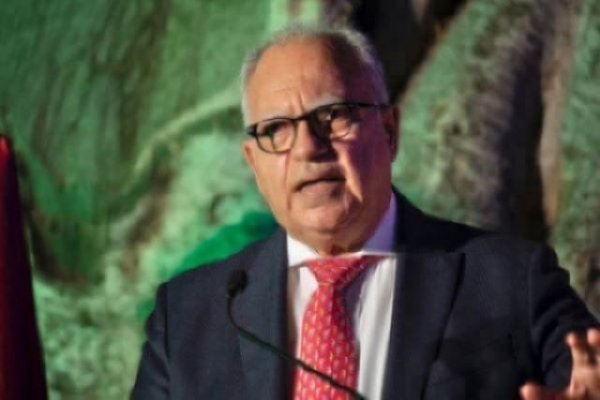 Artículo de opinión: &#039;Cumplir la ley con sensibilidad&#039;, por Casimiro Curbelo