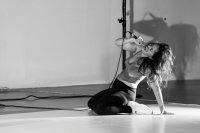 La polifac&eacute;tica artista Tamara Ascanio invoca al gozo y al placer con &lsquo;Prazer&rsquo;