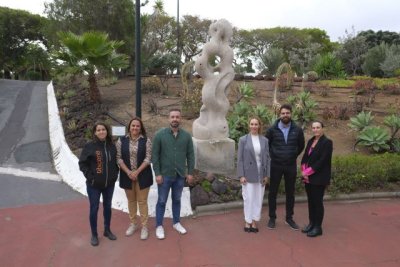 El Cabildo restaura la escultura de Plácido Fleitas tras un acto vandálico y la devuelve a su ubicación en el parque San Juan, en Telde