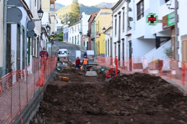 Ha comenzado las obras de la Zona Comercial Abierta de Valleseco