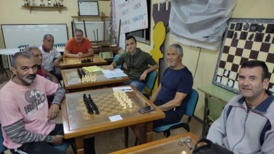 La Aldea: El concejal de Deportes se re&uacute;ne con la directiva del Club de Ajedrez para reactivar esta actividad