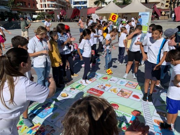 Sanidad celebra un encuentro comunitario en la plaza de El Médano para educar en la prevención de la diabetes