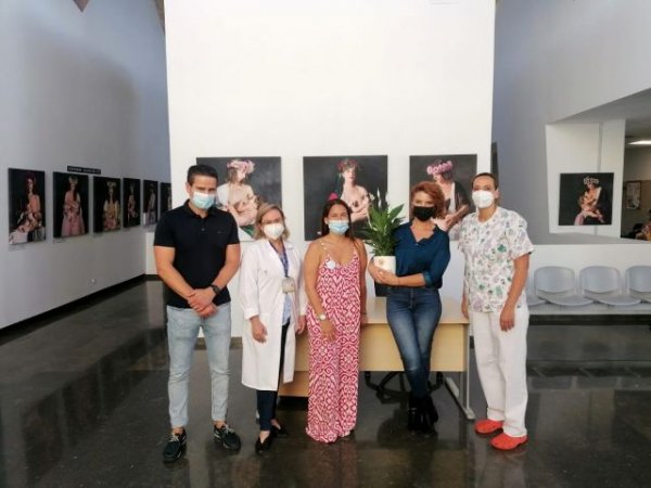 Atención Primaria de Gran Canaria celebra la Semana Europea de la Lactancia Materna con una exposición fotográfica