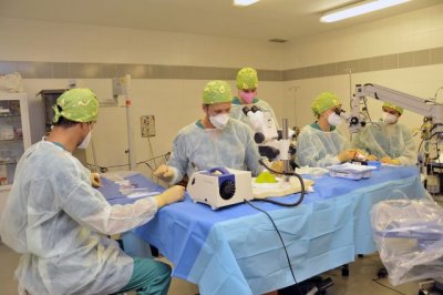 Oftalmolog&iacute;a del Hospital Dr. Negr&iacute;n implementa un quir&oacute;fano experimental para la formaci&oacute;n de los residentes