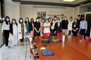 El Hospital Dr. Negr&iacute;n muestra el funcionamiento del equipo de hipertermia a una delegaci&oacute;n de Malasia