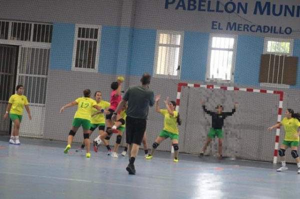 Balonmano Femenino: El Gáldar BF jugó su partido atrasado de la 2ª jornada de la copa deporte = salud