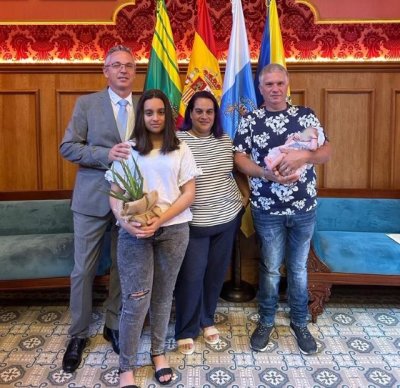 G&aacute;ldar: Dayana del Pino recibi&oacute; este lunes su acogimiento civil en las Casas Consistoriales