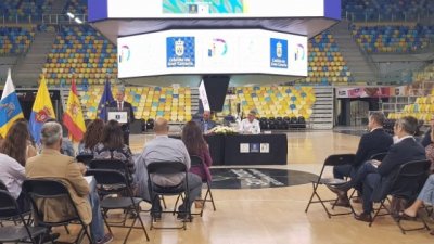 El libro de Antonio Rodr&iacute;guez 'NCAA como destino', presentado en el Gran Canaria Arena
