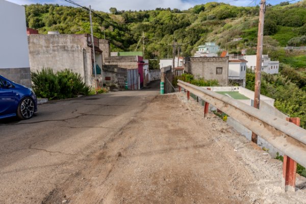 Valleseco ejecuta el acondicionamiento del vial de Lomo de Troyanas
