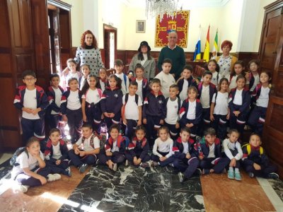 Alumnado del Monse&ntilde;or Socorro mantiene un encuentro con el alcalde de Teror