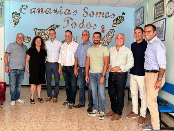 El consejero de Educación del Gobierno de Canarias visita La Aldea de San Nicolás