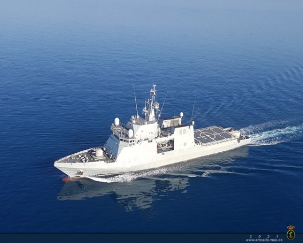 El BAM “Relámpago” realiza labores de vigilancia y seguridad marítima en islotes y peñones del norte de África