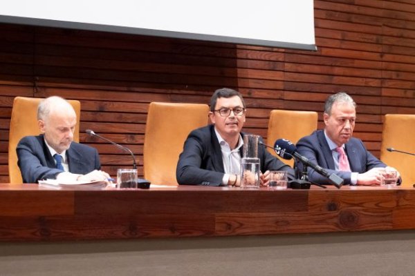 La Consejería analiza el decreto ley de vivienda junto con el Colegio de Arquitectos de Tenerife