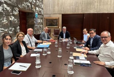 Afectados por la Ley de Costas se re&uacute;nen con Fernando Clavijo para reactivar la comisi&oacute;n mixta