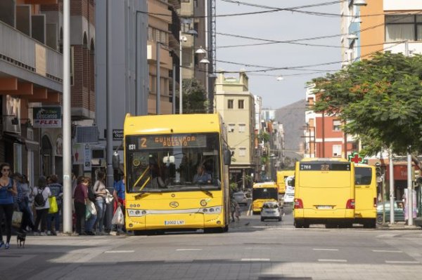 Guaguas Municipales reajusta los recorridos y paradas de trece líneas por el cierre temporal de la calle Juan Manuel Durán