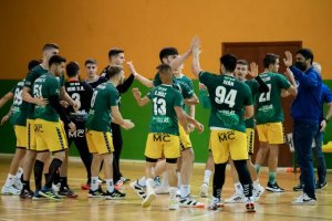 Balonmano: El Gáldar Gran Canaria vende cara la derrota ante Xiria (25-29)