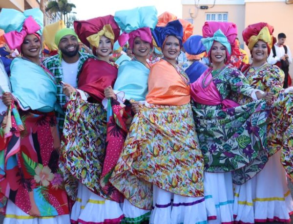 Concluye el Festival Internacional de Folclore de Ingenio con un espectáculo que funde la música y el baile tradicional de Canarias, Venezuela y Lesoto
