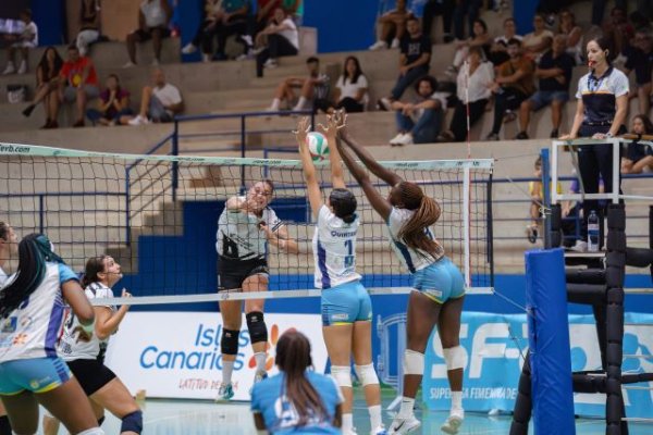 Voleibol Femenino: El Guía CDV Universidad Fernando Pessoa Canarias inicia con una trabajada victoria la campaña 24-25