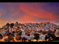 Los vecinos de San Juan descubren las tonalidades azules del risco