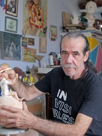 El ceramista Diego Higuera inaugura 'Ruta de &Iacute;dolos' una retrospectiva de su obra en la Casa-Museo Antonio Padr&oacute;n de G&aacute;ldar