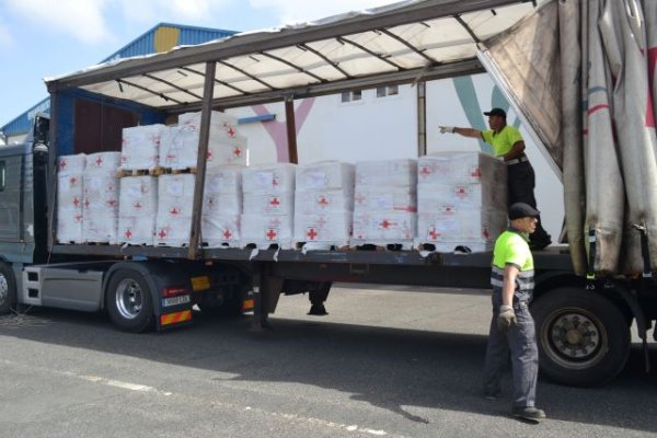 Cruz Roja en Canarias env&iacute;a desde el Centro de Cooperaci&oacute;n con &Aacute;frica cerca de 24.800 kilos de material de ayuda humanitaria a Turqu&iacute;a