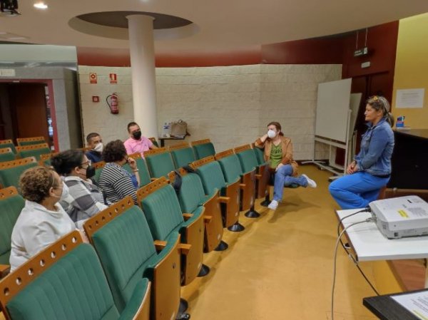 El Hospital de La Palma reactiva la Escuela de Pacientes de Canarias con una sesión sobre Enfermedad Renal Crónica