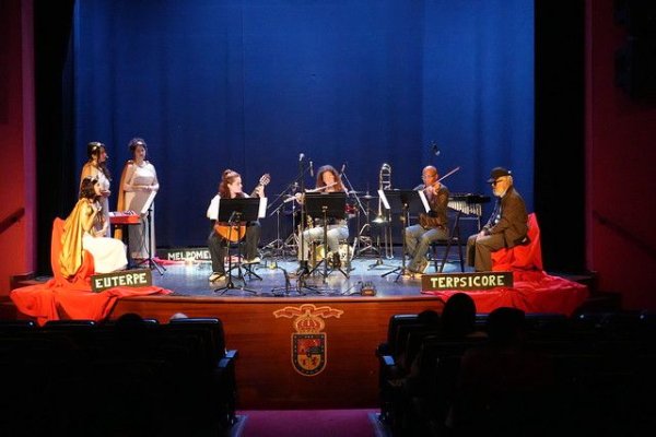 Las Escuelas Artísticas Ciudad de Guía presentan su oferta formativa a los escolares del municipio con un divertido concierto