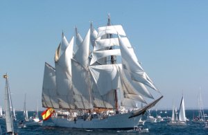 El buque escuela de la Armada Juan Sebastián de Elcano inició su 96 crucero de instrucción