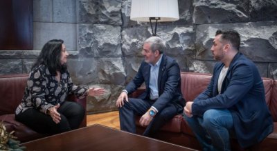 El presidente de Canarias atiende la situaci&oacute;n de la di&aacute;spora canaria en Argentina y Uruguay