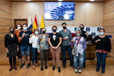 El Cabildo entrega el Carnet de la FEDAC a once nuevos artesanos y renueva el de otros nueve