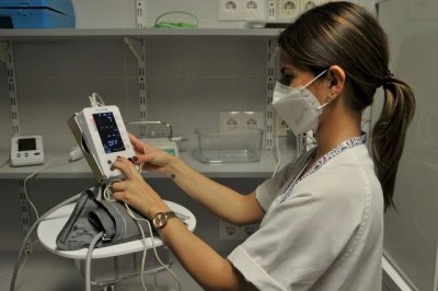 El Hospital Dr. Negr&iacute;n pilota un sistema de toma de constantes vitales de pacientes en Hospitalizaci&oacute;n