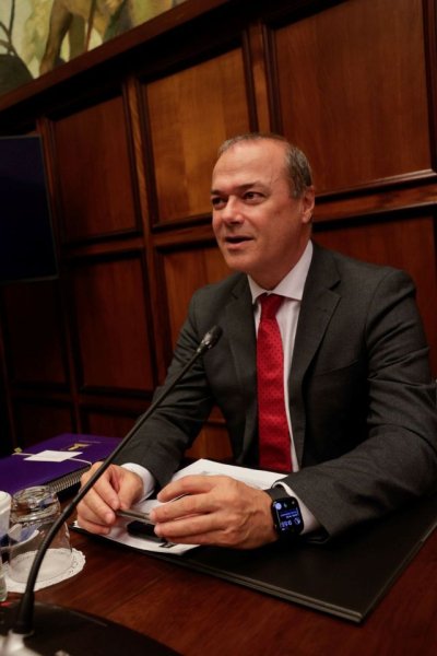 El Pleno del Cabildo aprueba el gasto para invertir 16,5 millones de euros a la renovaci&oacute;n del pavimento de la GC-2