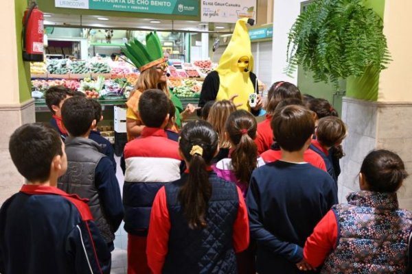 Gáldar: La actividad &#039;La Recova Mágica&#039; muestra su tradición y sus valores a una veintena de estudiantes