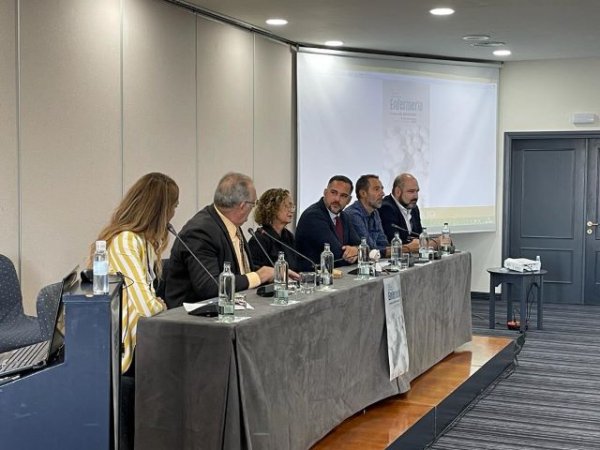 Sanidad colabora en unas jornadas en La Palma sobre el autocuidado entre el personal de Enfermería