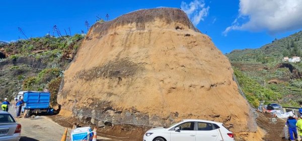 Cabildo de Gran Canaria: Obras P&uacute;blicas abre la GC-41 tras culminar las obras de emergencia del talud junto a la carretera de Valsequillo