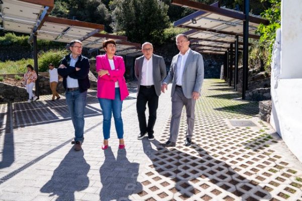 Valleseco presenta el nuevo aparcamiento sostenible de la Zona Comercial Abierta