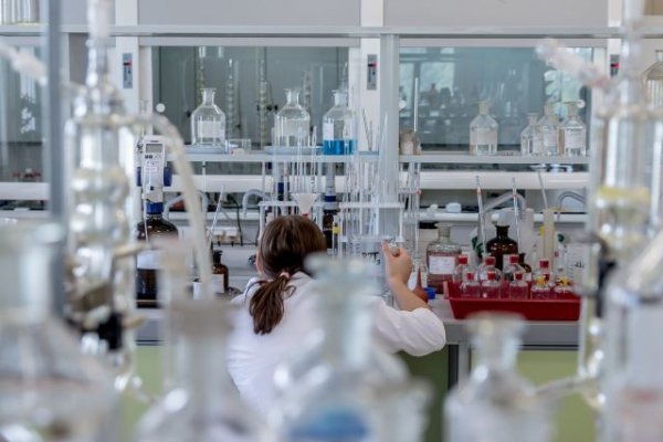 Sanidad contabiliza tres casos confirmados y tres en estudio de viruela del mono desde el viernes
