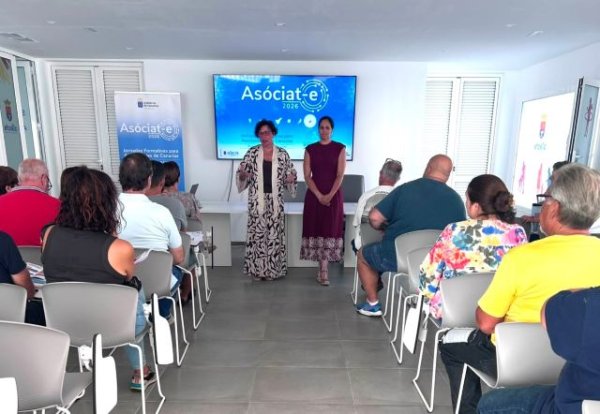 La Consejer&iacute;a de Presidencia refuerza la formaci&oacute;n al tejido asociativo con &lsquo;As&oacute;ciat-e&rsquo; en La Graciosa y Lanzarote