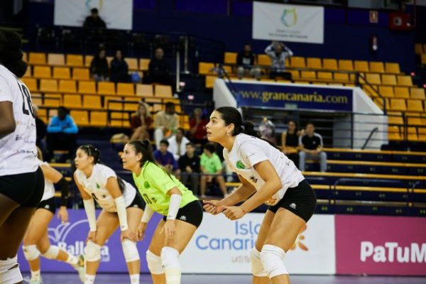 Voleibol: El CV Sayre CC La Ballena lleva al límite al líder invicto en un emocionante derbi