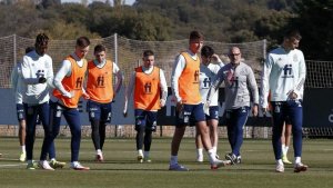 Espa&ntilde;a se la juega en Grecia, donde nunca ha perdido