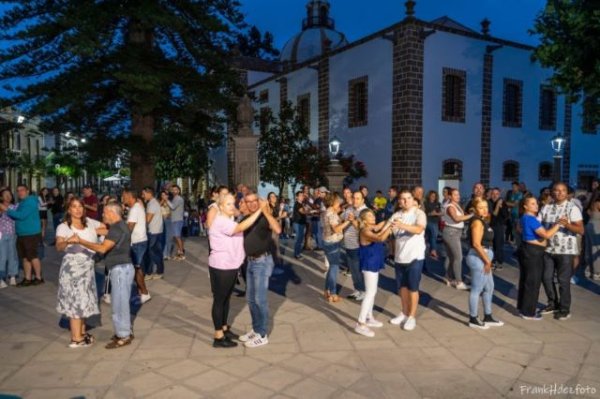 Teror vive este sábado una animada jornada con el Festival Latino y la Trail-Desafío de los Picos