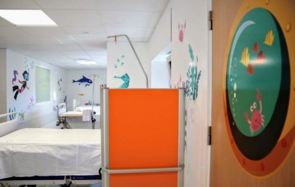 El Hospital de Día Pediátrico, un éxito en el bienestar de los pacientes tras un año en su nueva ubicación